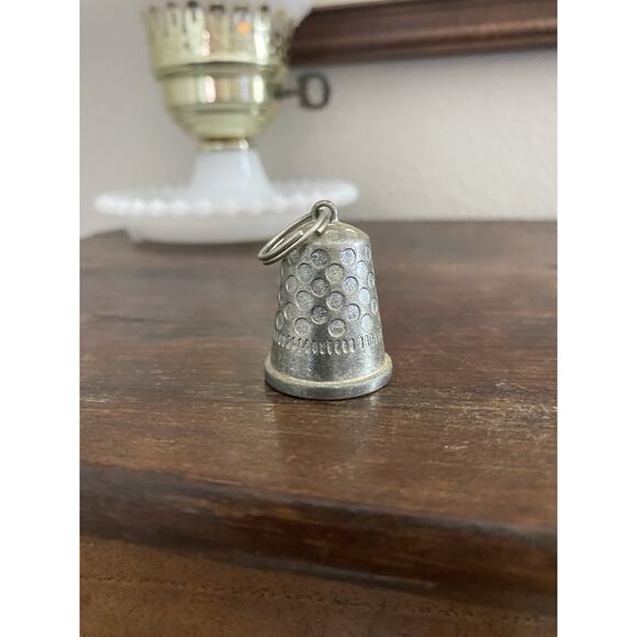 Vintage 1935 Monopoly Attachables Thimble Keychain - Picture 1 of 3